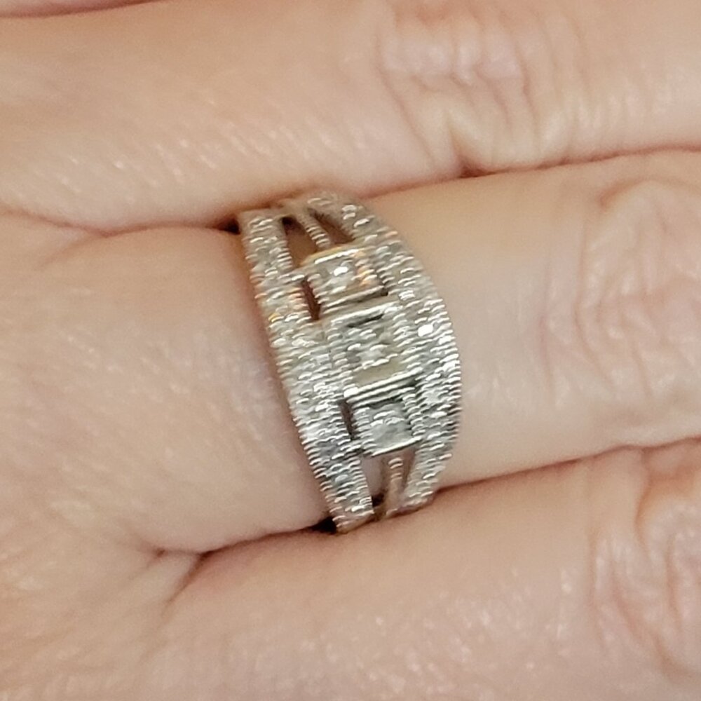 White Gold Diamond Ring Sz 7 - Picture 5 of 9